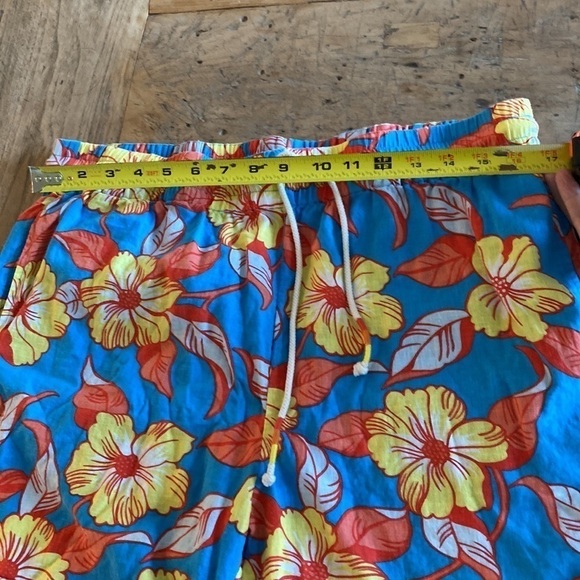 Faherty LA Floral Blue Short eclectic grandpa - Picture 6 of 10
